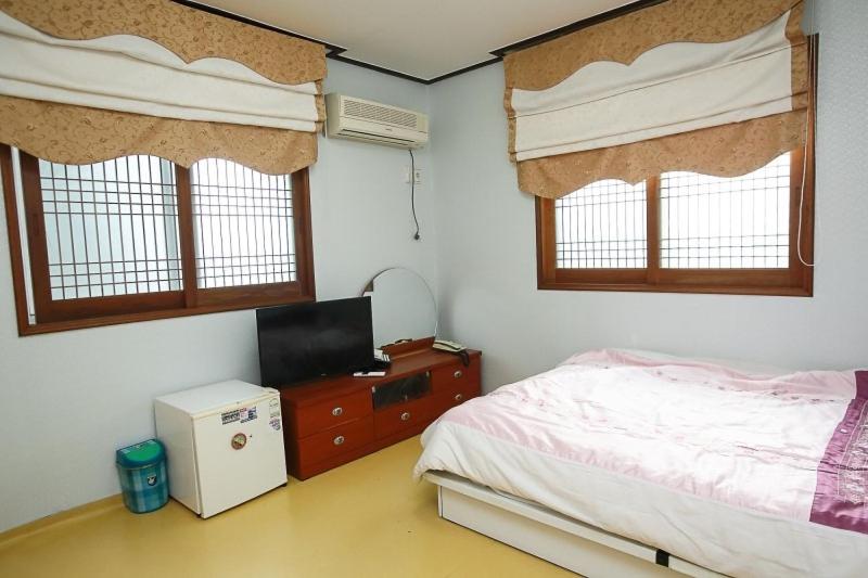 חדר סטנדרט, Jun Motel