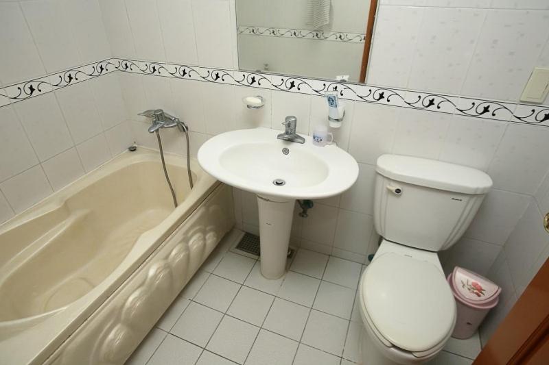 חדר סטנדרט, Jun Motel