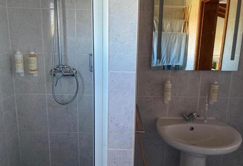 Дом 2 Спальни, A Casa Amarela Guesthouse