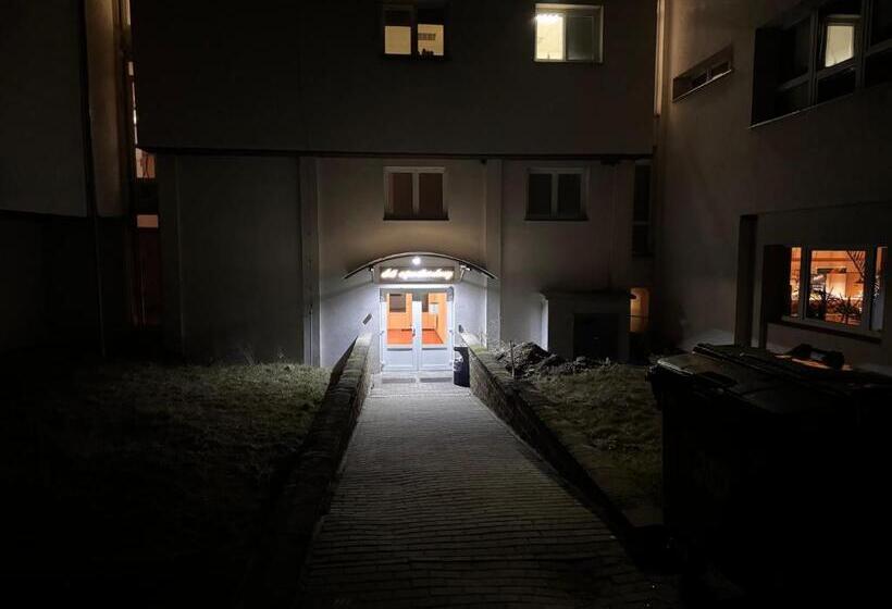Номер Economy, D8 Apartmány