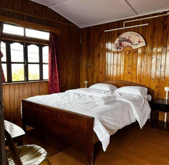 Номер Стандарт, Yankee Village Retreat, Rishop