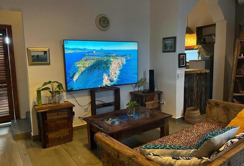 Номер Стандарт Вид на Бассейн, Villa Tangawizi Kendwa
