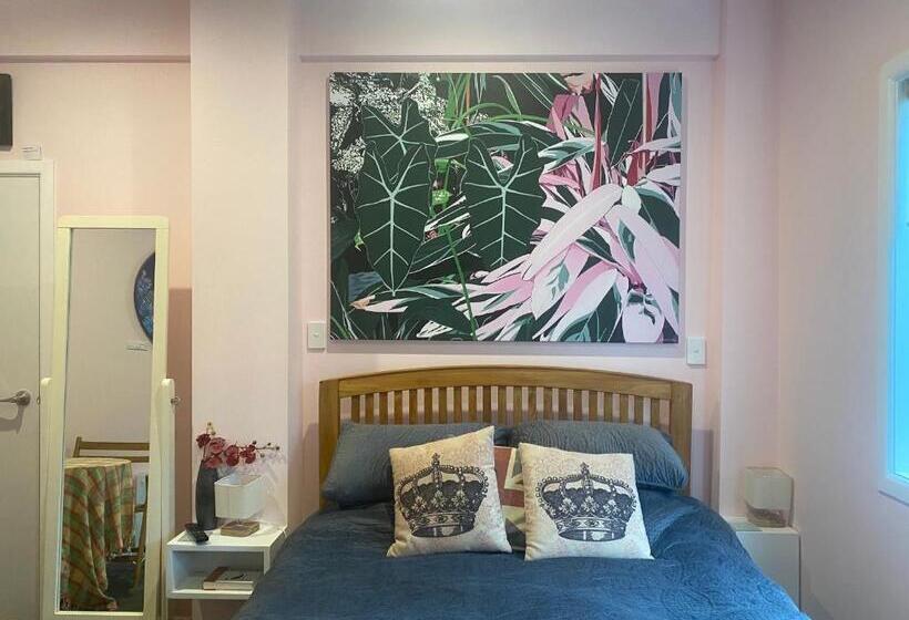 Номер Deluxe, Stay At The Art Gallery