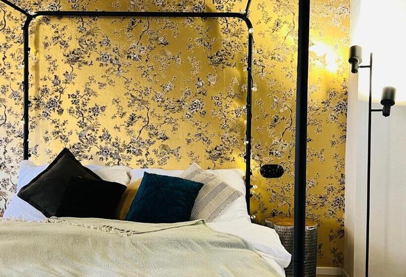 سوییت لوکس, Pension Mono   Deluxe   Adults Only