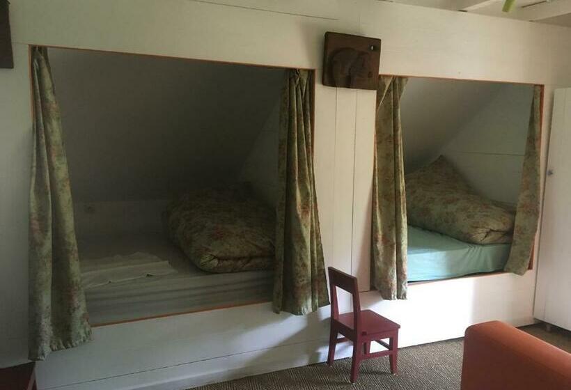 Семейный Номер, Château De La Chasseguerre