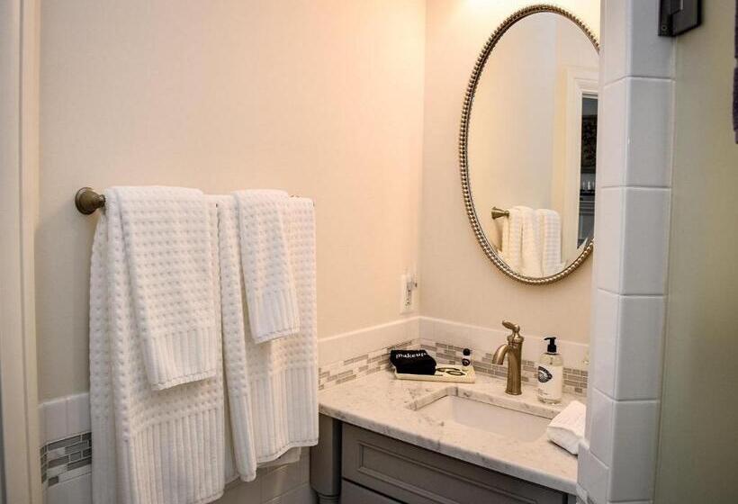 Стандартный Номер Кровать Кинг, Inn At Evergreen
