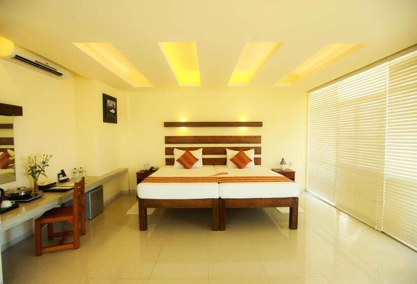 Люкс Повышенной Комфортности, Beacon Beach Hotel Negombo