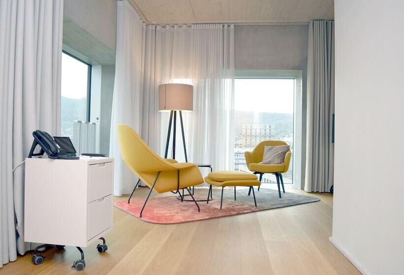 جناح جونيور, Placid Hotel Design & Lifestyle Zurich