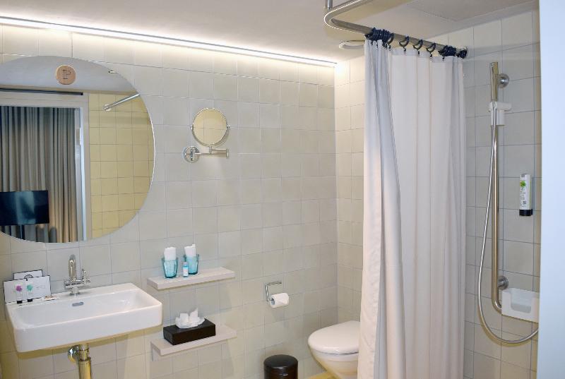 جناح جونيور, Placid Hotel Design & Lifestyle Zurich
