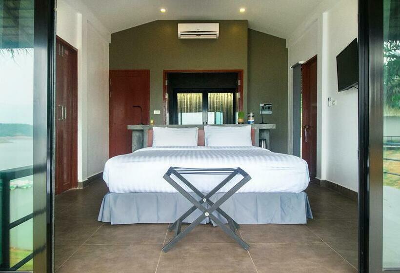 Бунгало Deluxe, The Sanctuary Nam Ngum Beach Resort