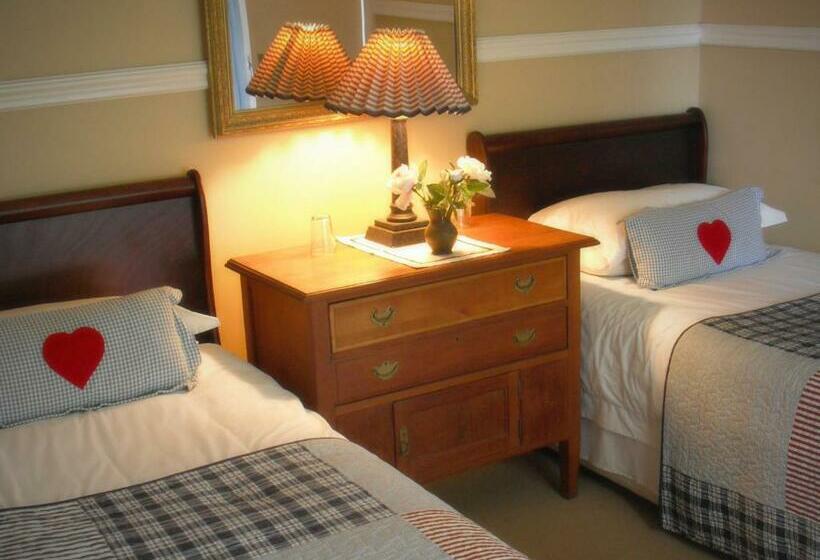 Семейный Номер, The Lighthouse Guesthouse