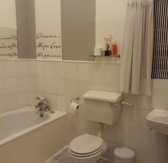 Номер Стандарт, The Lighthouse Guesthouse