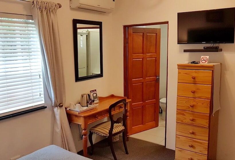 Quarto Clássico, Six Valk Avenue Guest House