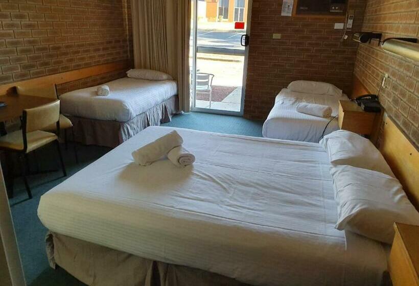 Номер Стандарт Трехместный, Corowa Golf Club Motel