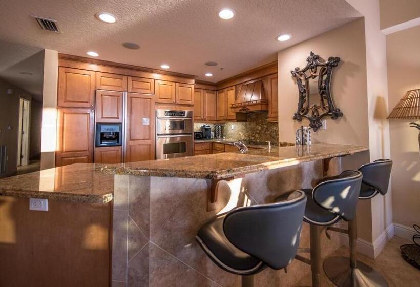 Дом 3 Спальни, Family Friendly   Direct Oceanfront Sanibel 303
