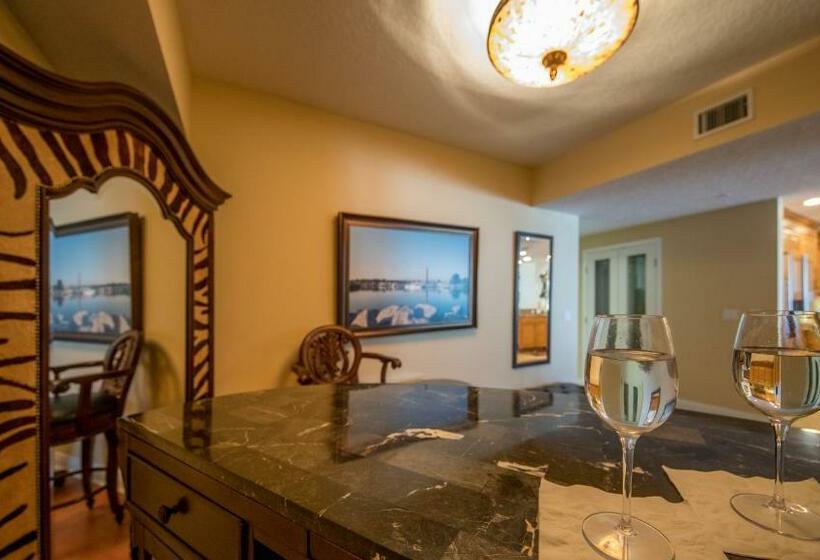 Дом 3 Спальни, Family Friendly   Direct Oceanfront Sanibel 303
