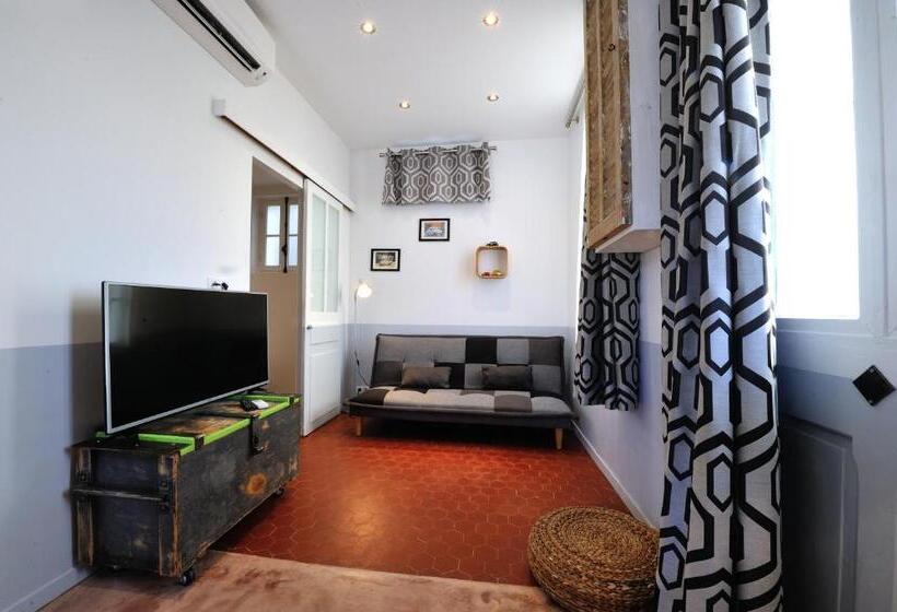 غرفة قياسية ثلاثية مزودة بتراس, B&b Villa Du Roc Fleuri