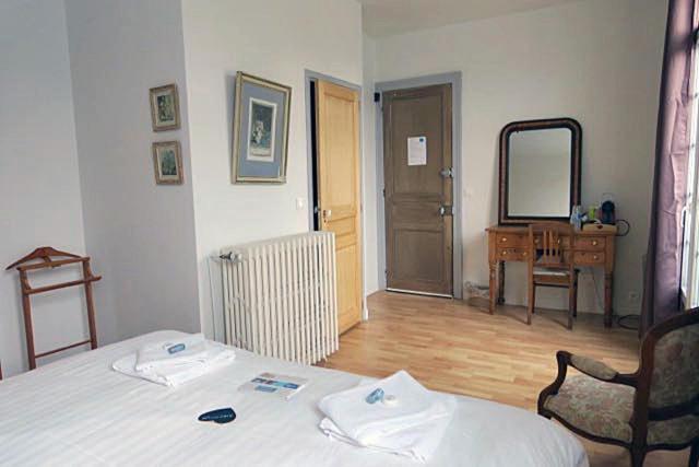 Quarto Estandar, Auberge Du Vieux Puits