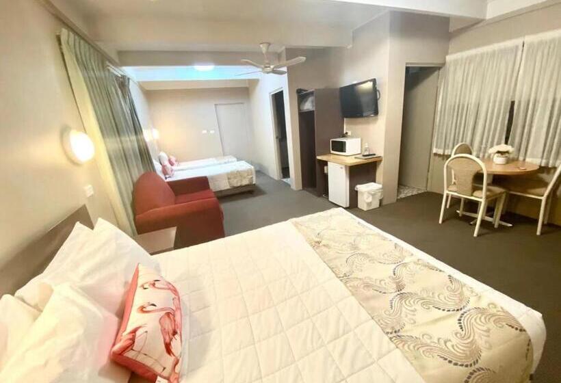디럭스 패밀리 룸, Apollo Motel Parkes