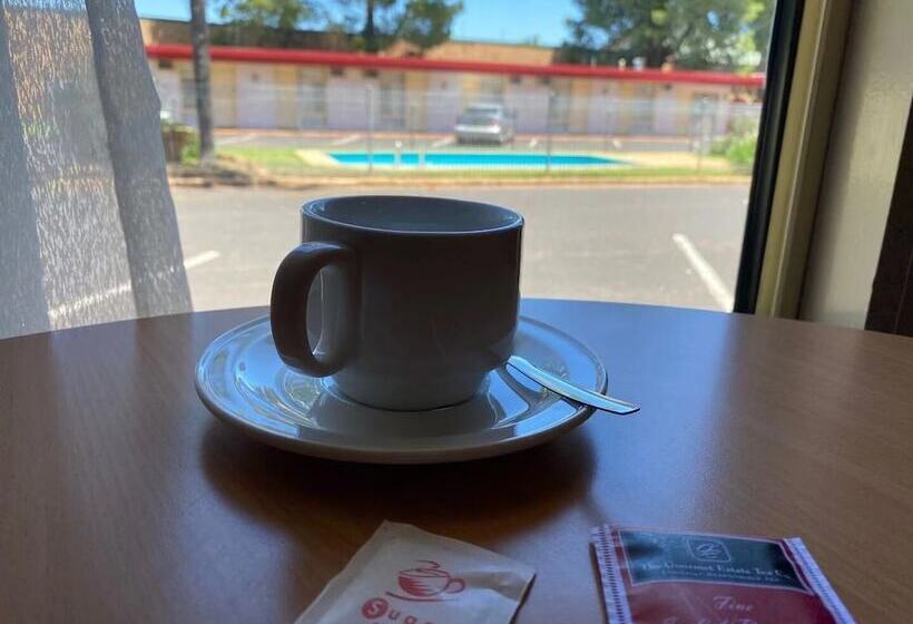 디럭스 트리플 룸, Apollo Motel Parkes