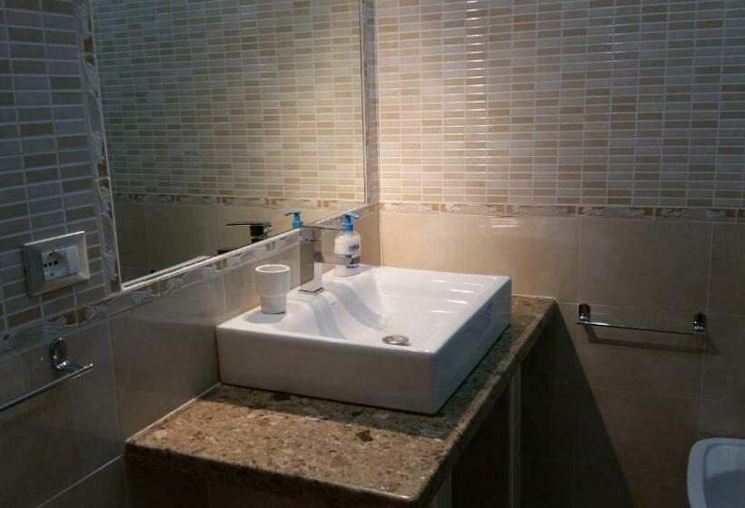 اتاق لوکس سه تخته, Gorizia