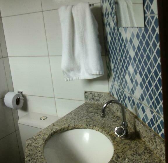 Quarto Triplo Estandar, Pousada Lua De Tomate