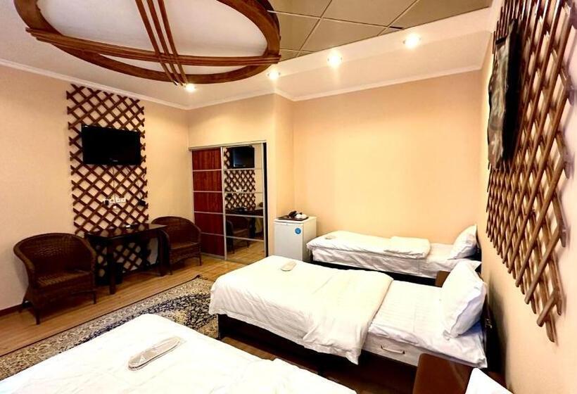 اتاق استاندارد سه نفره, Tianshan