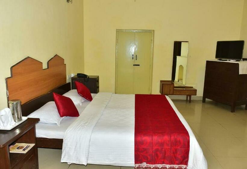 اتاق لوکس, Kstdc Hotel Mayura Sudarshan ,ooty