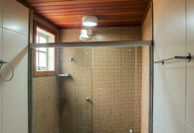 Quarto Triplo Estandar, Pousada Lua Cheia