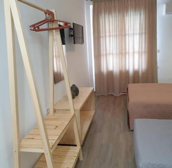 海景标准带阳台一室公寓, Apart Hotel Llazari