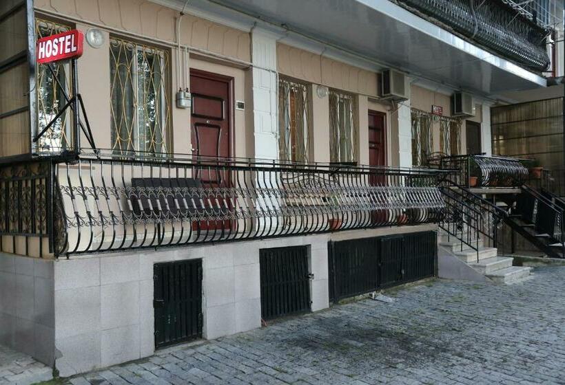 اتاق خانوادگی, Hostel Saba