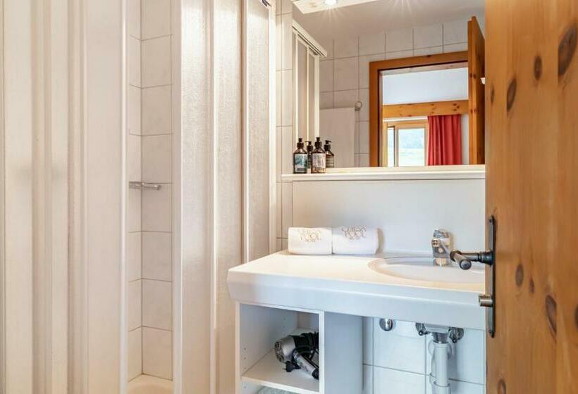 스탠다드 룸, Chesa Pool