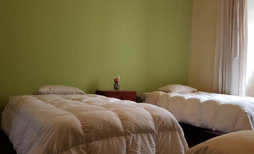 Quarto Triplo Estandar Banheiro Compartilhado, Pirwa Backpackers Colonial