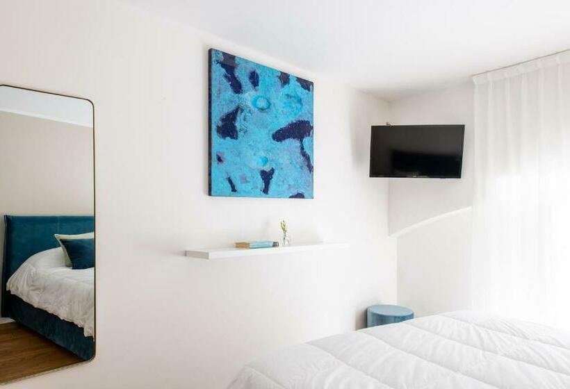 اتاق لوکس خانوادگی, Moncada Suites & Apartments