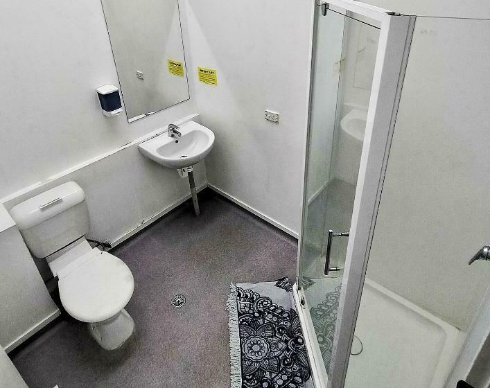 تختخواب در اتاق مشترک, Surf  N  Snow Backpackers