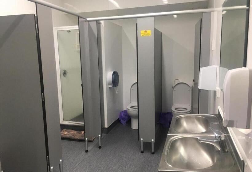 اتاق استاندارد یک نفره, Surf  N  Snow Backpackers