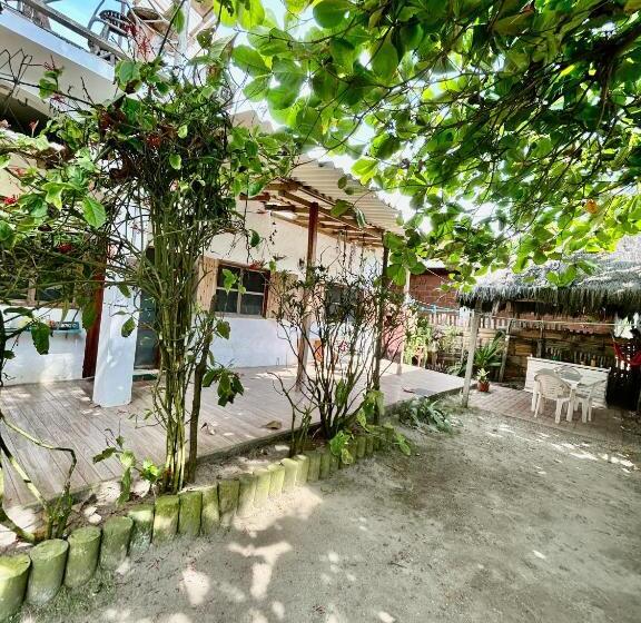 Студио Стандарт Вид на Сад, The Sea Garden House