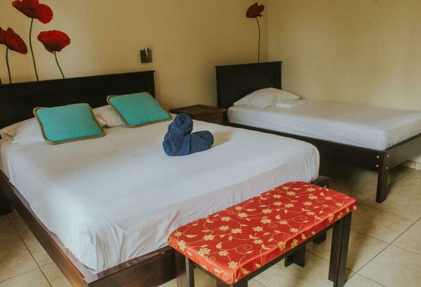 غرفة قياسية مزوَّدة بشُرفة, Casa De Lis Hotel & Tourist Info Centre