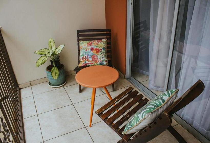 غرفة قياسية مزوَّدة بشُرفة, Casa De Lis Hotel & Tourist Info Centre