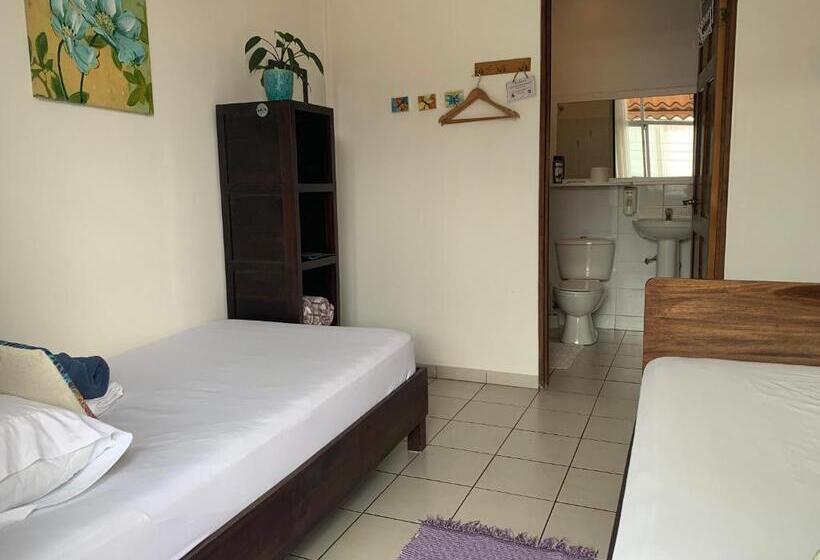 Номер Стандарт, Casa De Lis Hotel & Tourist Info Centre