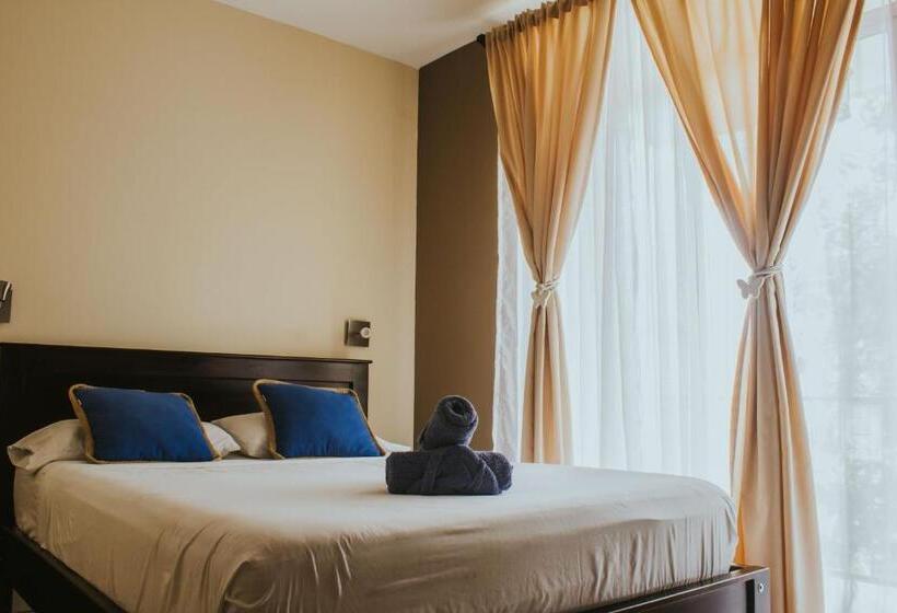Номер Стандарт с Балконом, Casa De Lis Hotel & Tourist Info Centre