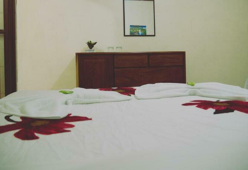 اتاق استاندارد چهار تخته, Monte Los Lirios Lodge