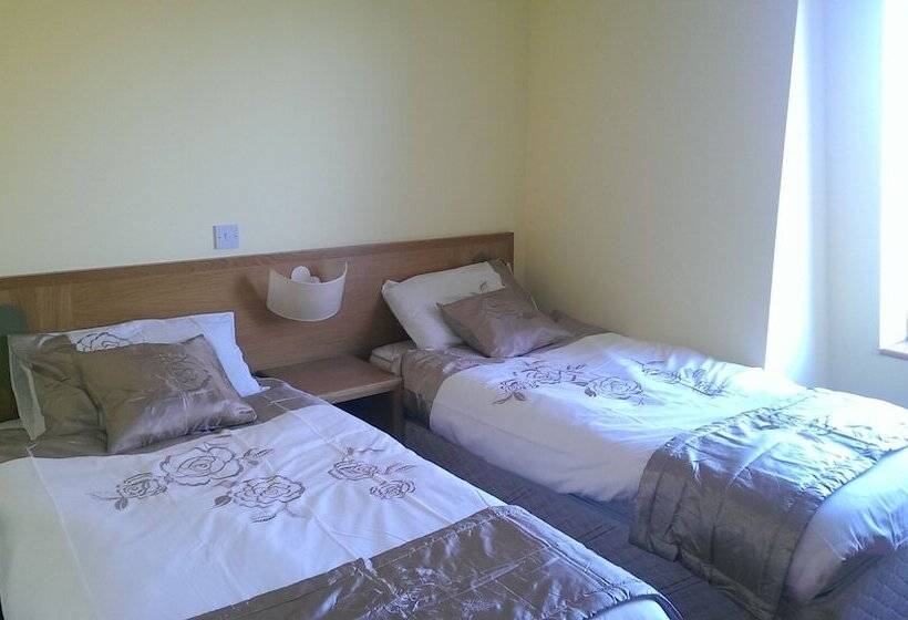 Трехместный Номер Стандарт Вид на Сад, Dunbur Lodge