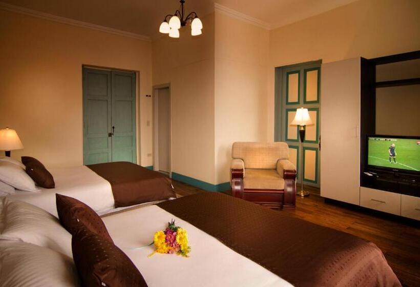 Quarto Quádruplo Estandar, Del Parque Hotel & Suites