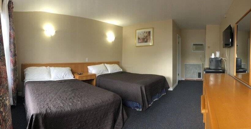 Номер Стандарт 2 Двуспальные Кровати, Guest Inn Motel