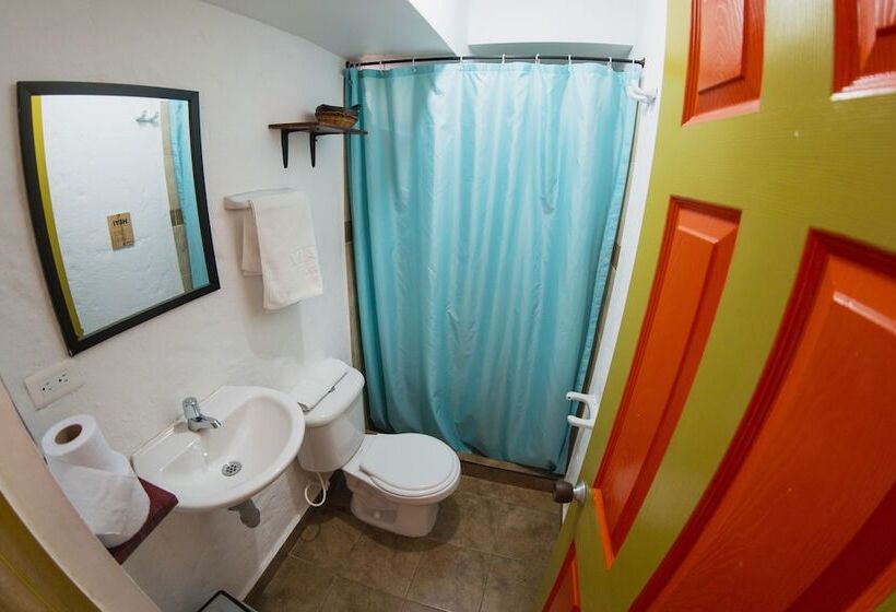 Habitación Triple Estándar, Viajero Salento Hostel