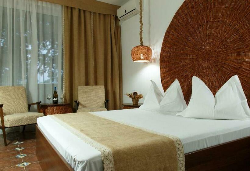 غرفة قياسية مزوَّدة بشُرفة, 2d Resort And Spa