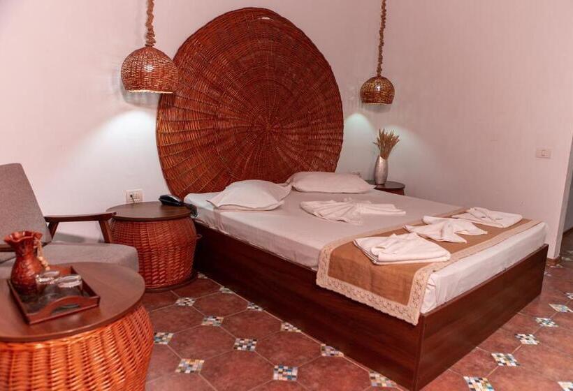 غرفة قياسية مزوَّدة بشُرفة, 2d Resort And Spa