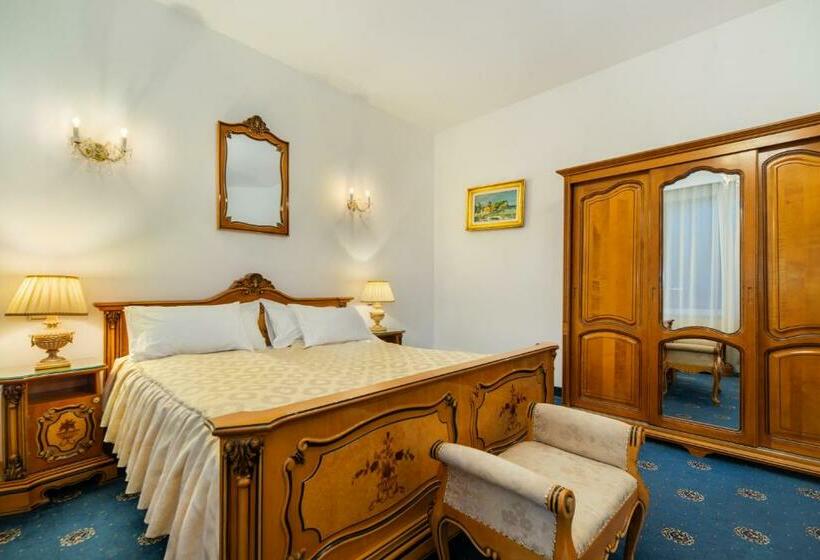 سوئیت پریمیوم, Aurelius Imparatul Romanilor Hotel & Spa
