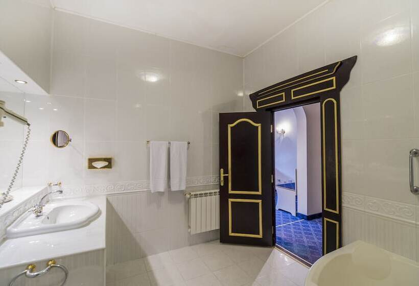 带阳台的高级房间, Aurelius Imparatul Romanilor Hotel & Spa